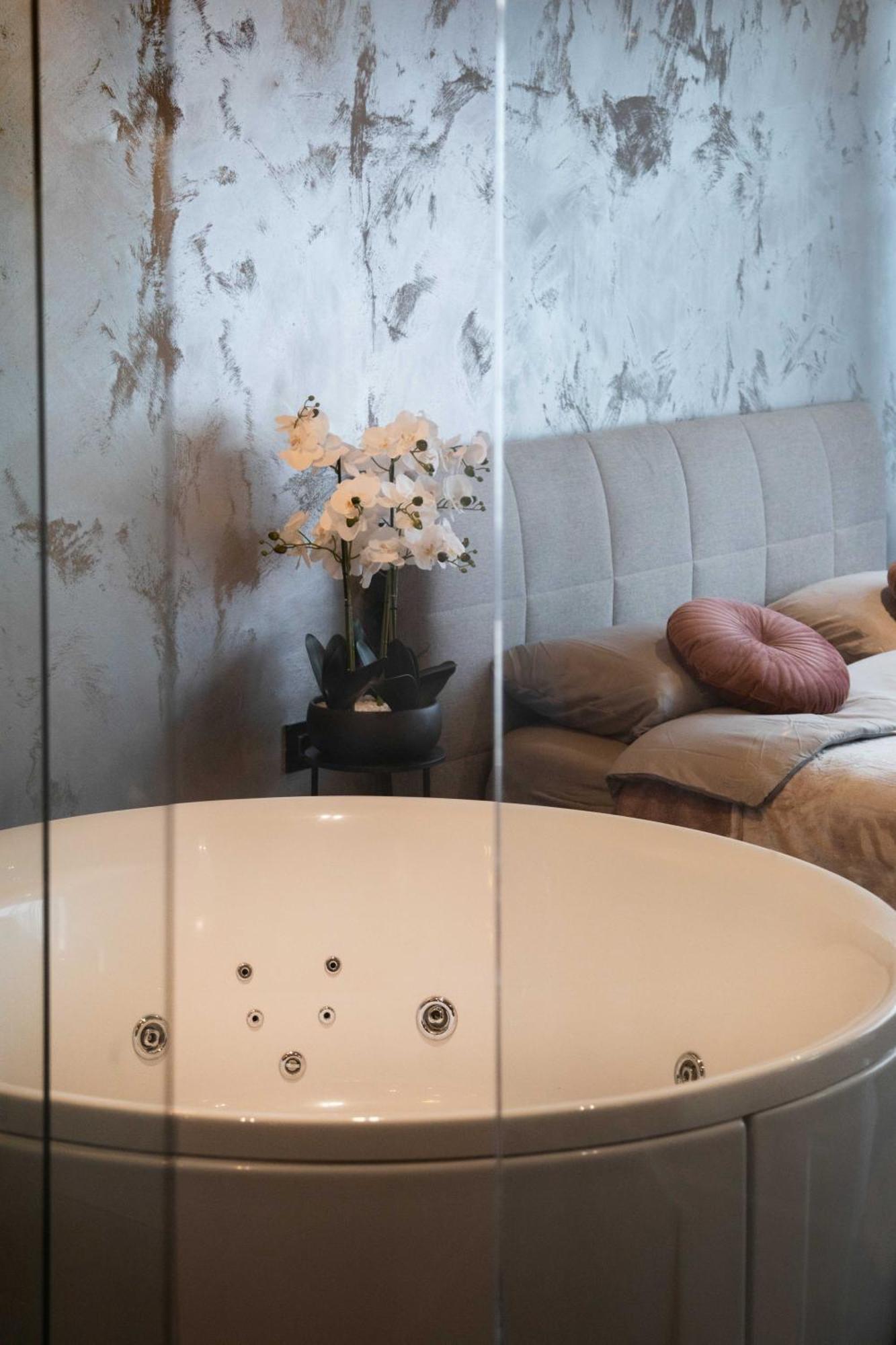 Luxor,luxury,jacuzzi,main Square * Zagreb