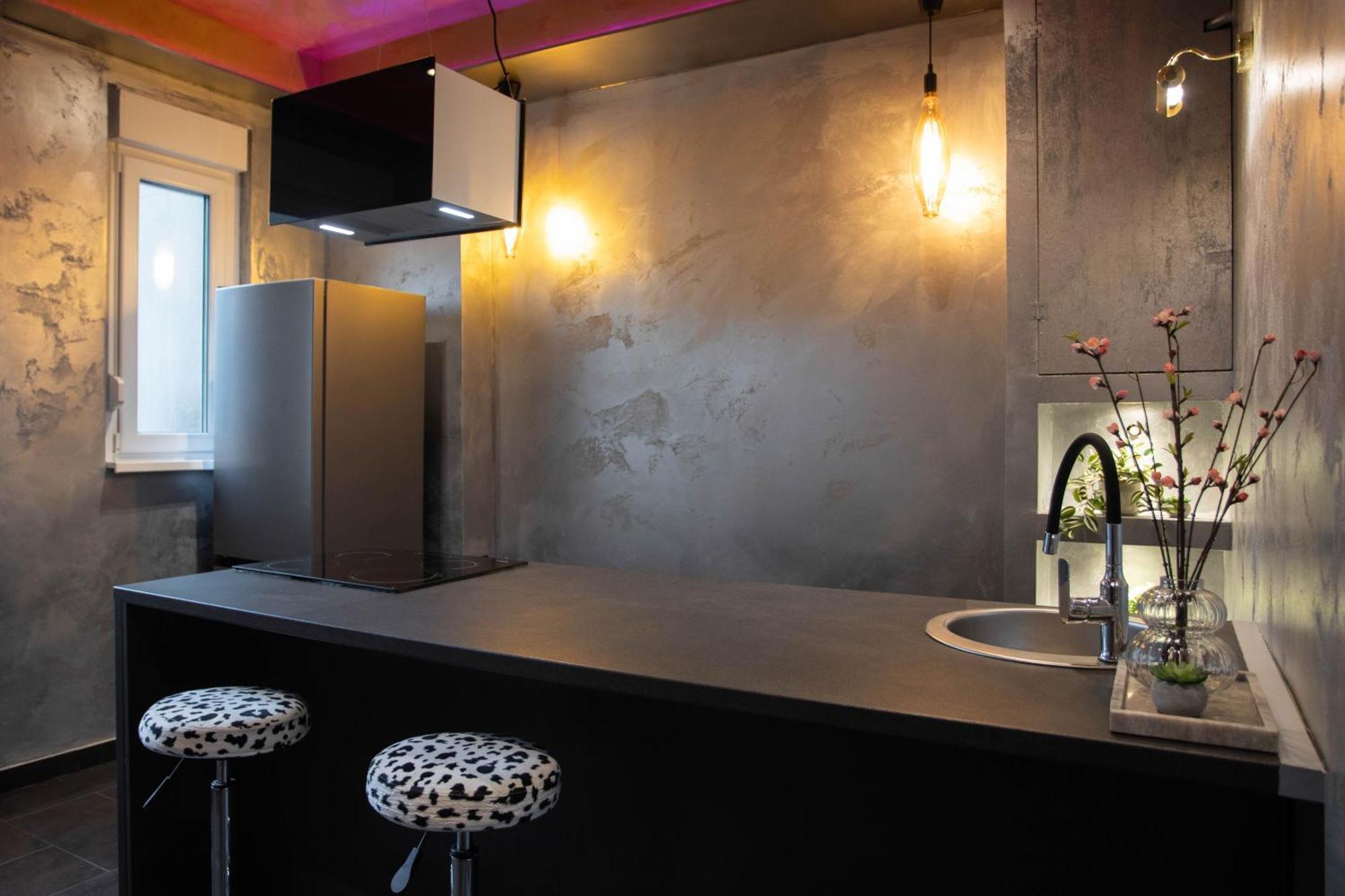 Luxor,luxury,jacuzzi,main Square Zagreb
