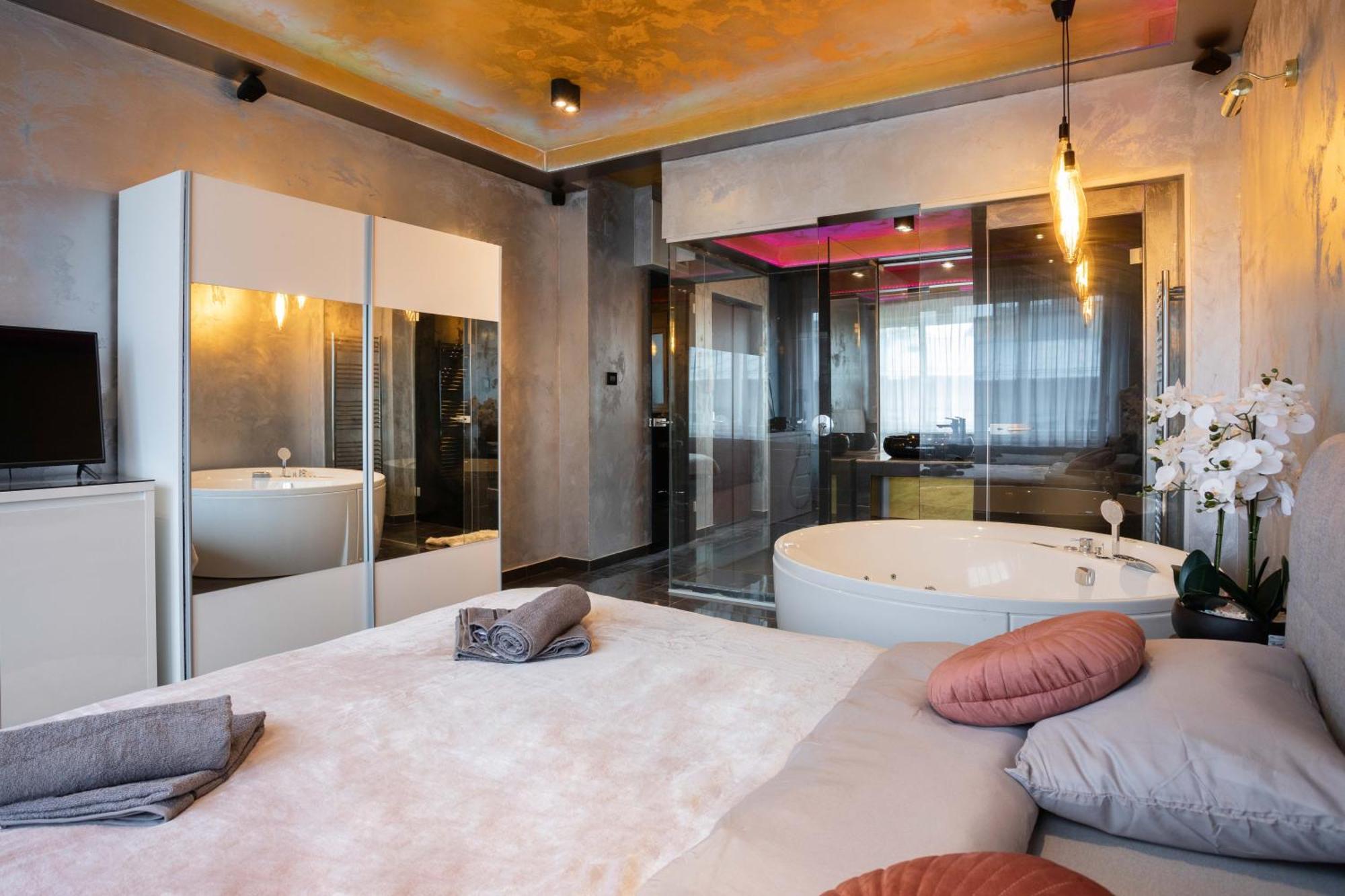 Apartment Luxor,luxury,jacuzzi,main Square Zagreb