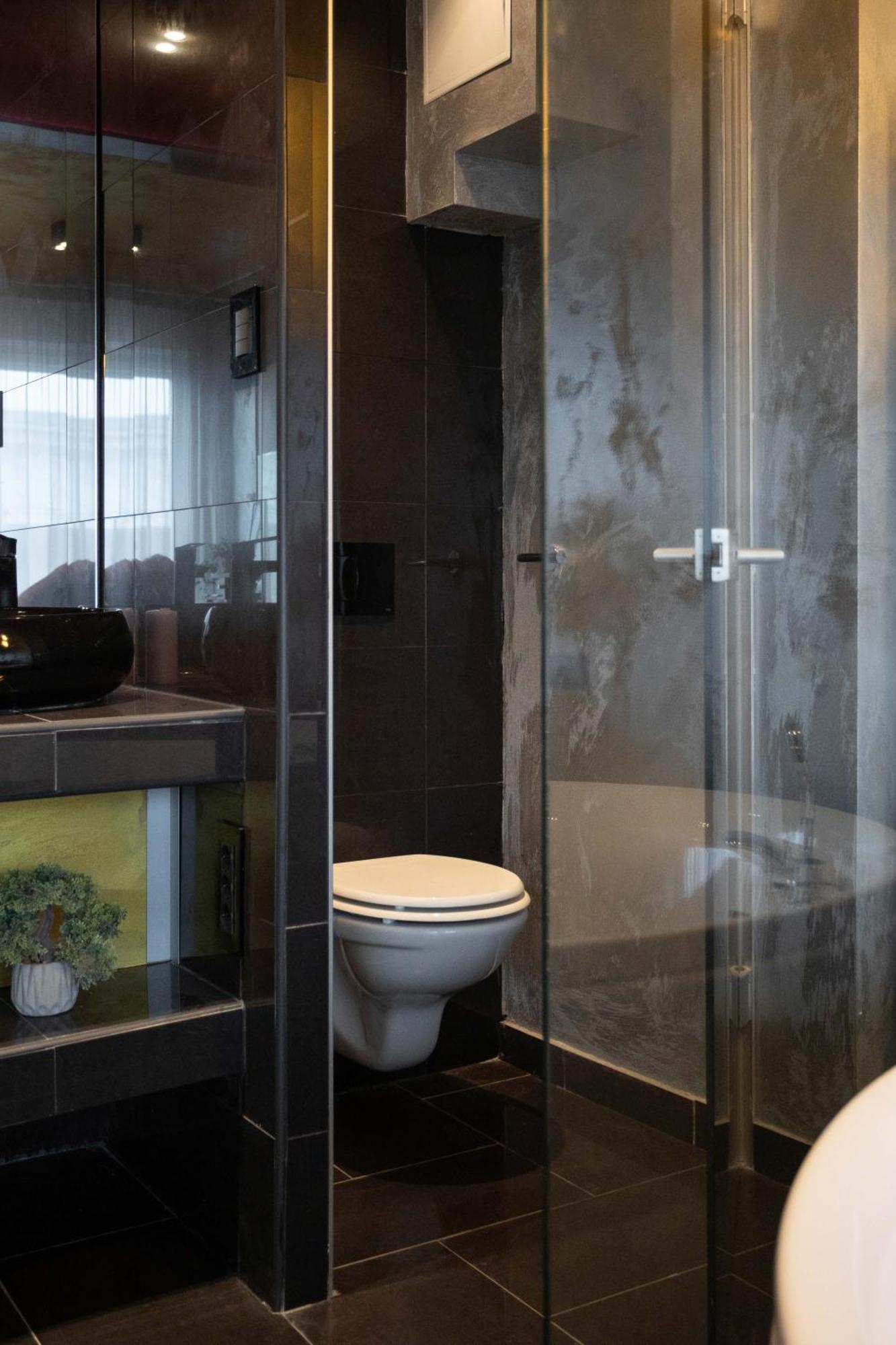 Luxor,luxury,jacuzzi,main Square Apartment *