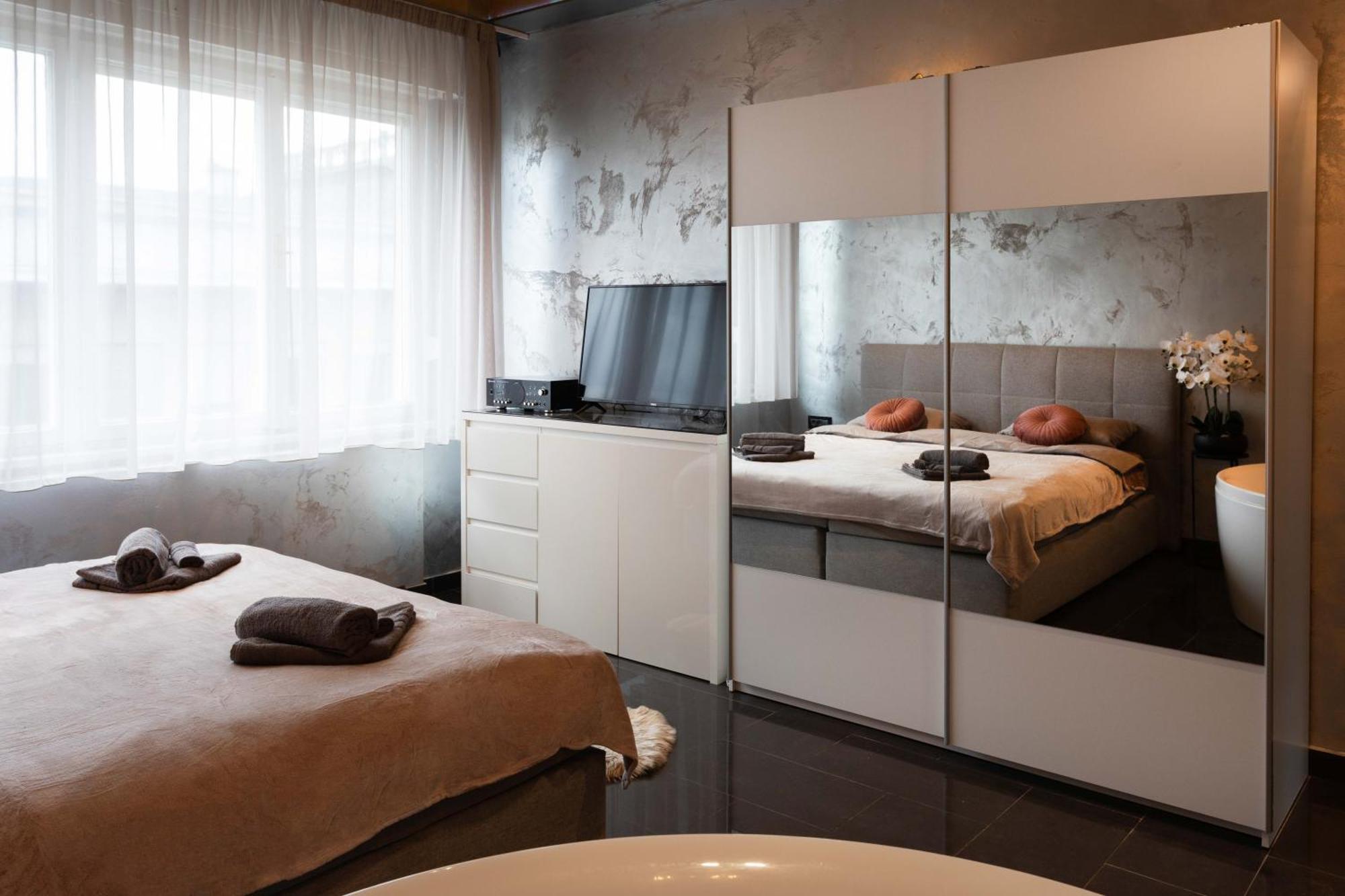 Luxor,luxury,jacuzzi,main Square * Zagreb